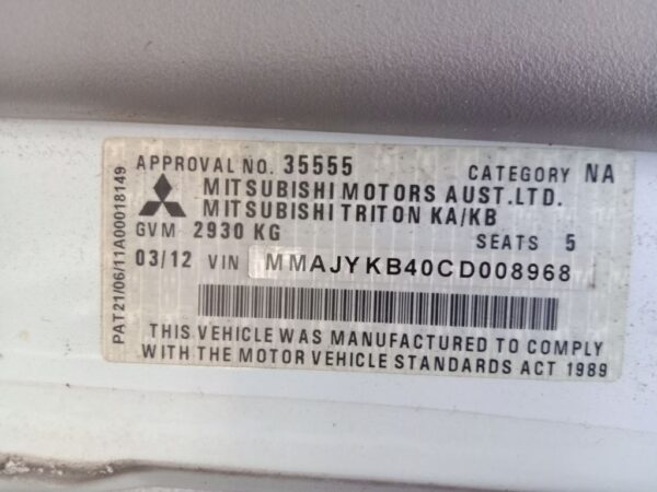 P5117 - Mitsubishi Triton 2012 White Wrecking - Image 13