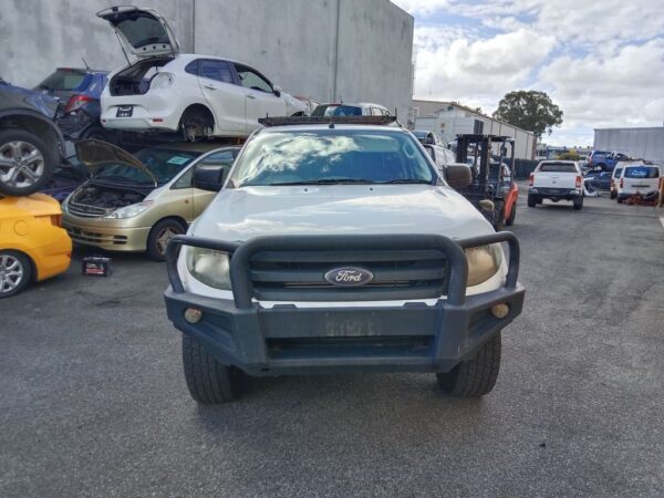 P5119 - Ford Ranger 2014 White Wrecking