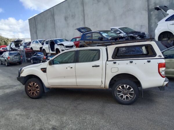 P5119 - Ford Ranger 2014 White Wrecking - Image 10