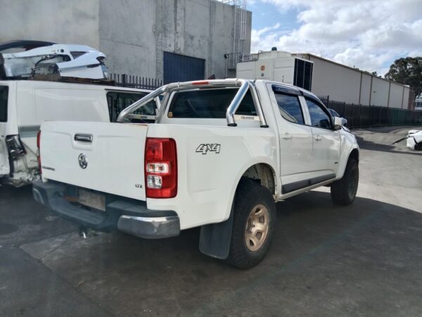P5120 - Holden Colorado 2019 White Wrecking - Image 11