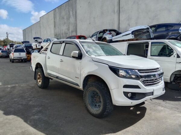 P5120 - Holden Colorado 2019 White Wrecking - Image 16