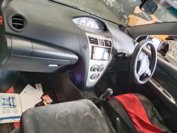 P5122 - Toyota Yaris 2007 Silver Wrecking - Image 5