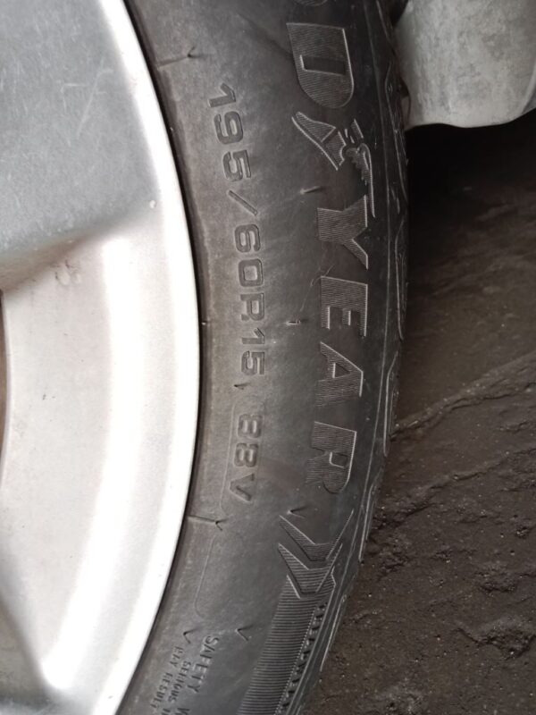 P5122 - Toyota Yaris 2007 Silver Wrecking - Image 6