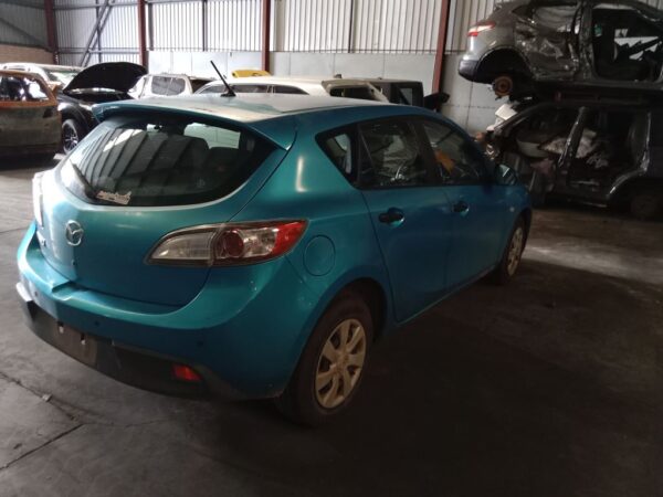 P5123 - Mazda 3 2011 Blue Wrecking - Image 11