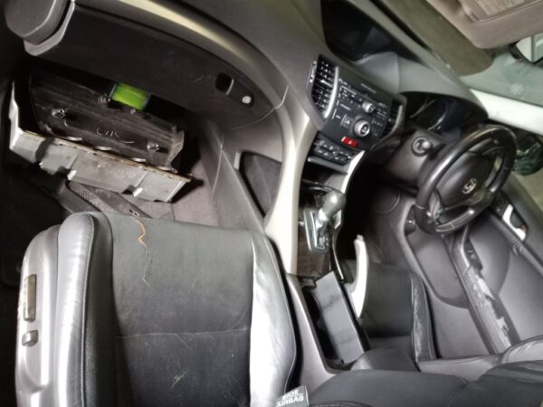 P5124 - Honda Accord Euro 2009 Grey Wrecking - Image 3