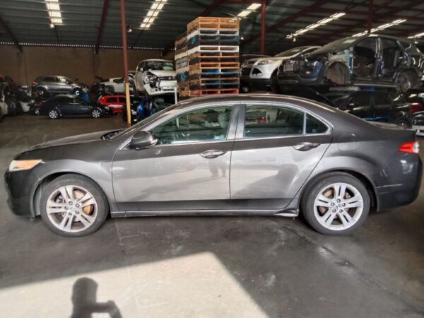 P5124 - Honda Accord Euro 2009 Grey Wrecking - Image 8