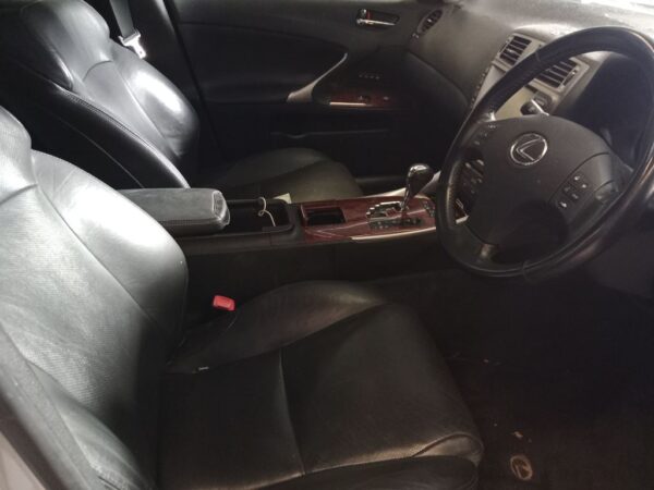 P5126 - Toyota Lexus is 250 2008 Silver Wrecking - Image 2