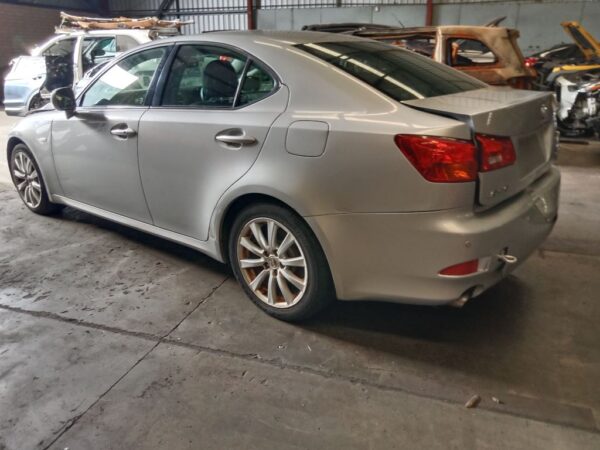 P5126 - Toyota Lexus is 250 2008 Silver Wrecking - Image 7