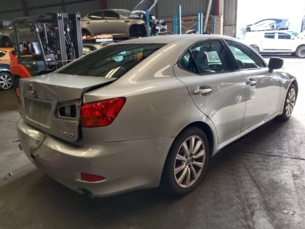 P5126 - Toyota Lexus is 250 2008 Silver Wrecking - Image 8