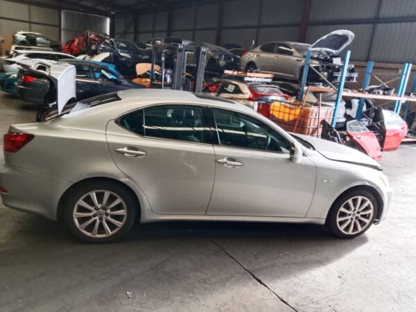 P5126 - Toyota Lexus is 250 2008 Silver Wrecking - Image 9