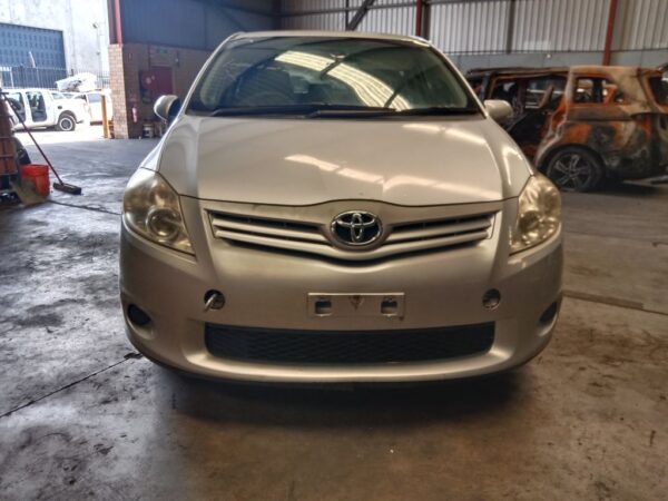 P5127 - Toyota corolla hatchback 2010 Silver Wrecking