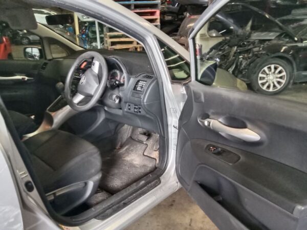 P5127 - Toyota corolla hatchback 2010 Silver Wrecking - Image 5