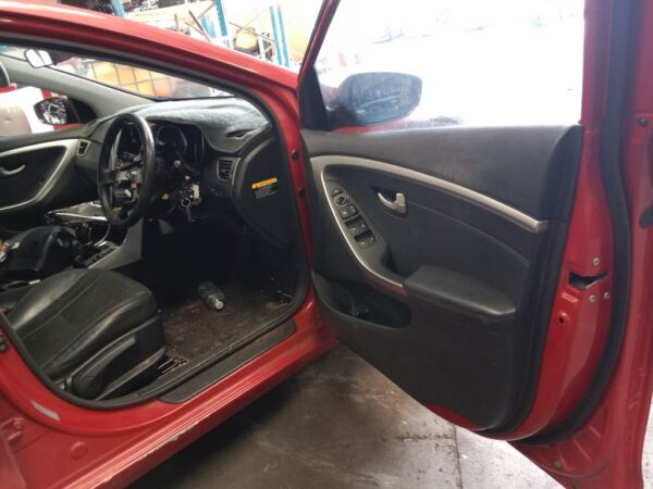 P5128 - Hyundai i30 2014 Red Wrecking - Image 3