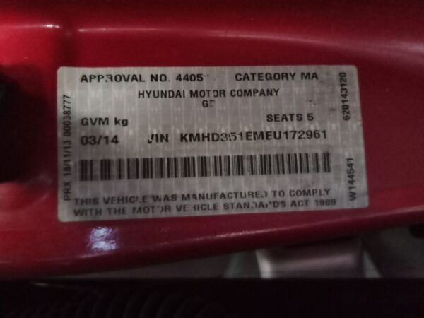 P5128 - Hyundai i30 2014 Red Wrecking - Image 9