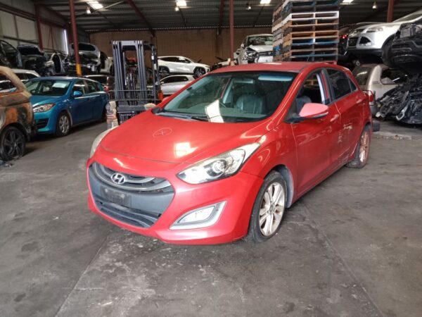 P5128 - Hyundai i30 2014 Red Wrecking - Image 15