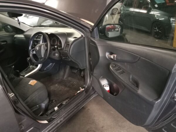 P5129 - Toyota corolla sedan 2012 Grey Wrecking - Image 6
