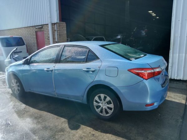 P5135 - Toyota corolla 2015 Blue Wrecking - Image 12
