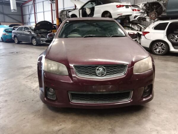 P5137 - Holden Commodore SV6 2012 maroon Wrecking