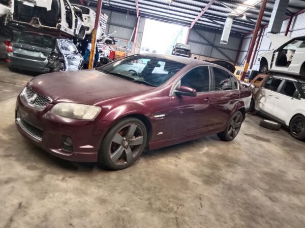 P5137 - Holden Commodore SV6 2012 maroon Wrecking - Image 9