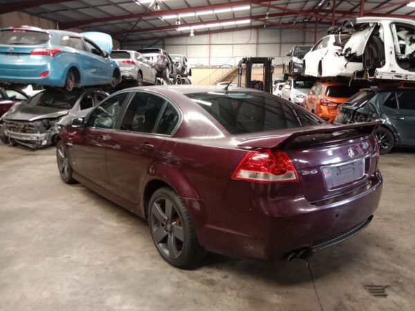 P5137 - Holden Commodore SV6 2012 maroon Wrecking - Image 11