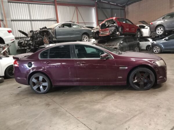 P5137 - Holden Commodore SV6 2012 maroon Wrecking - Image 15
