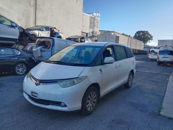 P5143 - Toyota Tarago 2006 White Wrecking