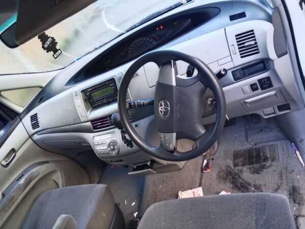 P5143 - Toyota Tarago 2006 White Wrecking - Image 4