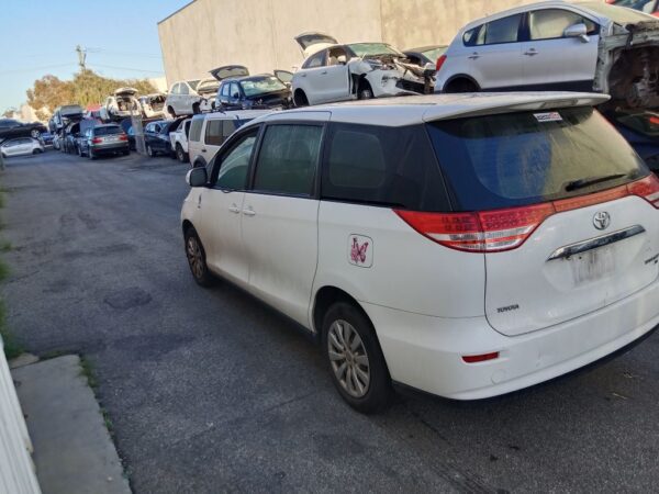 P5143 - Toyota Tarago 2006 White Wrecking - Image 11