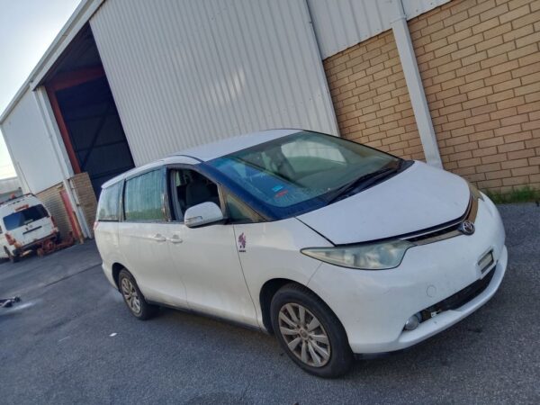 P5143 - Toyota Tarago 2006 White Wrecking - Image 16