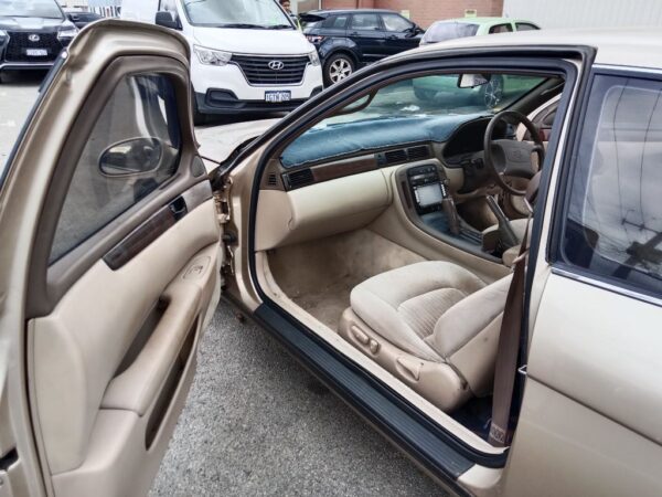P5145 - Toyota soarer 1991 Gold Wrecking - Image 4