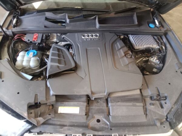 P5146 - Audi Q7 2016 Grey Wrecking - Image 2