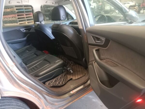 P5146 - Audi Q7 2016 Grey Wrecking - Image 7