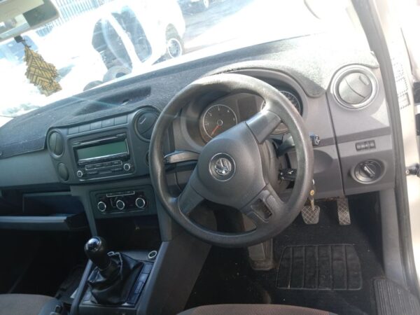 P5147 - Volkswagen Amarok 2011 Grey Wrecking - Image 3