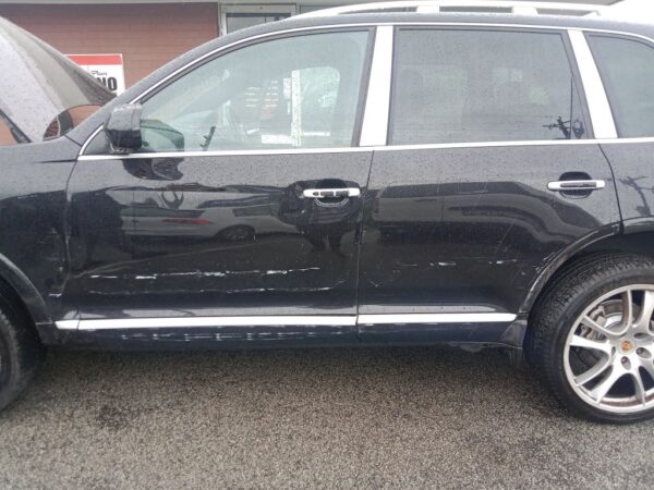 P5150 - Porsche cayenne 2007 Black Wrecking - Image 3
