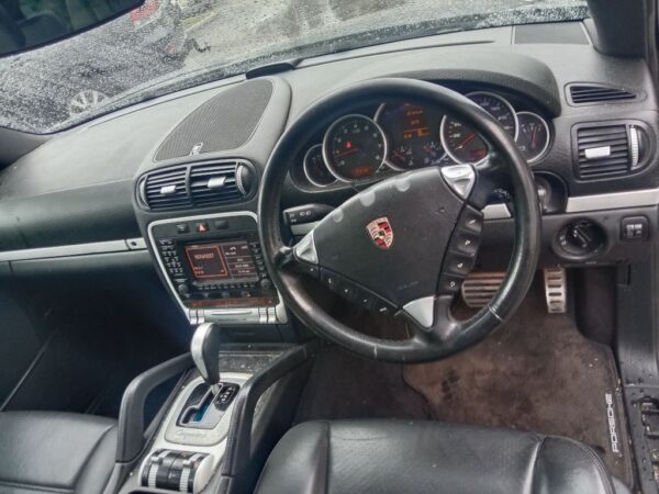 P5150 - Porsche cayenne 2007 Black Wrecking - Image 7