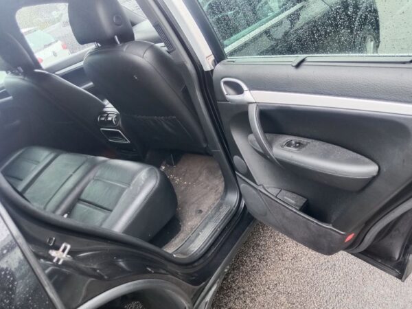 P5150 - Porsche cayenne 2007 Black Wrecking - Image 8