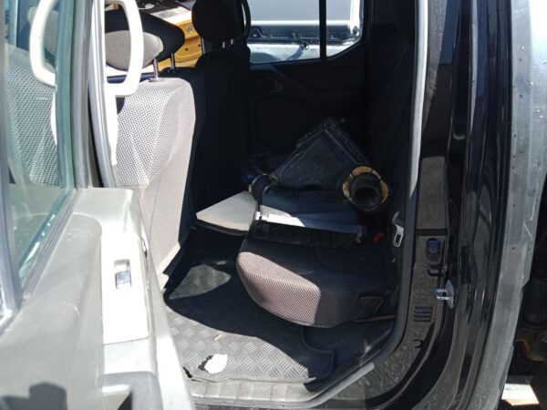 P5151 - Nissan Navara 2006 Black Wrecking - Image 4