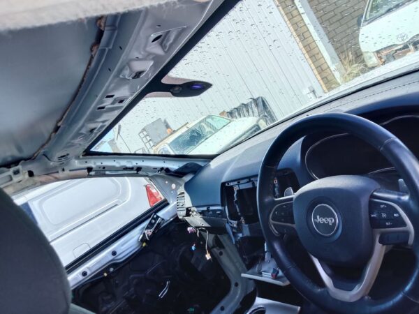 P5152 - Jeep Grand Cherokee 2015 White Wrecking - Image 7