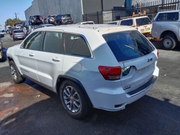 P5152 - Jeep Grand Cherokee 2015 White Wrecking - Image 9