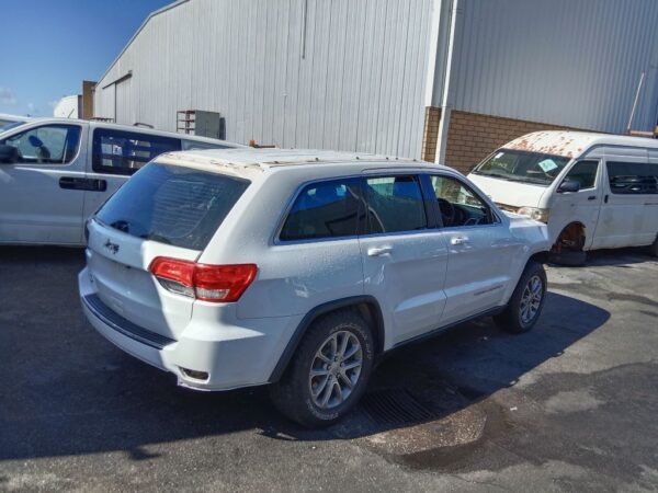 P5152 - Jeep Grand Cherokee 2015 White Wrecking - Image 12