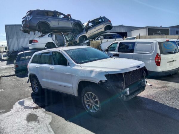 P5152 - Jeep Grand Cherokee 2015 White Wrecking - Image 14