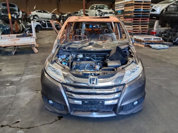 P5153 - Honda Odyssey 2015 Grey Wrecking - Image 12