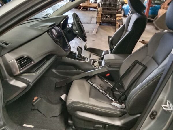 P5154 - Subaru outback 2023 Grey Wrecking - Image 3