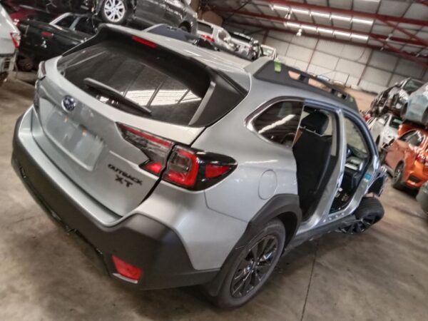P5154 - Subaru outback 2023 Grey Wrecking - Image 11