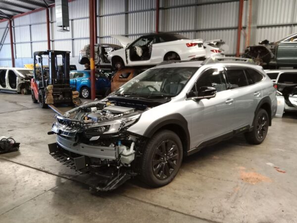 P5154 - Subaru outback 2023 Grey Wrecking - Image 16
