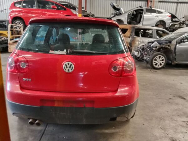 P5158 - Volkswagen golf GTI 2005 Red Wrecking - Image 12