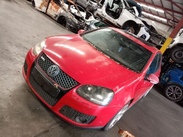 P5158 - Volkswagen golf GTI 2005 Red Wrecking - Image 15