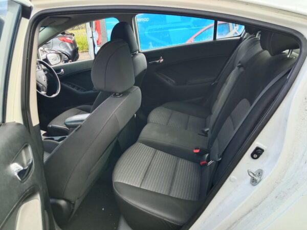 P5161 - Kia Cerato 2013 White Wrecking - Image 8