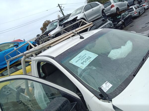 P5162 - Mazda BT-50 2017 White Wrecking - Image 2