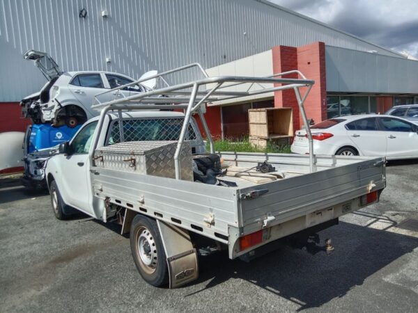 P5162 - Mazda BT-50 2017 White Wrecking - Image 11
